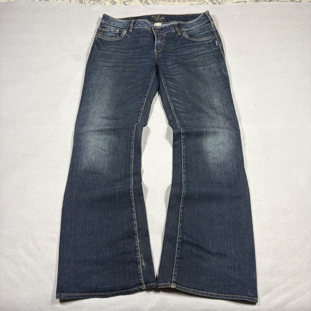 Silver Jeans Aiko Bootcut Dark Wash Distressed Denim 31x31 Embroidered Grunge
